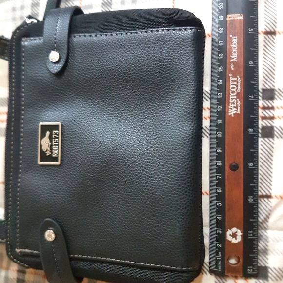 Roots Cross Body Purse - Picture 14 of 17